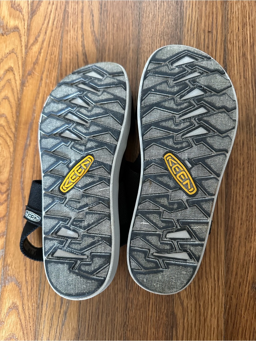 Like-New KEEN Strappy Black Sandals - Women’s 7 (US) - Picture 7 of 10